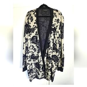 Lane Bryant Black And gray Floral Cardigan Super Soft Size 26/28
